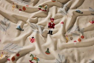 Fleuresse Aspen Biber Bettwäsche 135x200 Nussknacker Zweige Kugeln 434475-07