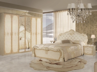 Interdesign24 Schlafzimmer-Set Serafina, (4-Teilig, inkl. Bett mit Kopfteilpolsterung und Schrank mit Spiegeltüren, im klassischen Barock-Stil), in Hochglanz Beige/Gold