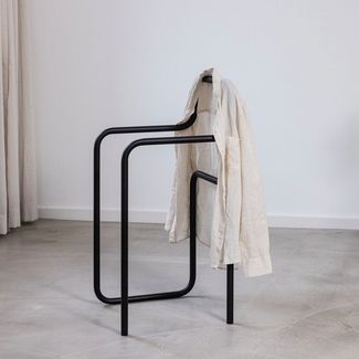 Metallbude Herrendiener JAMES, hochwertiger Design Kleiderständer aus Metall, Stummer Diener