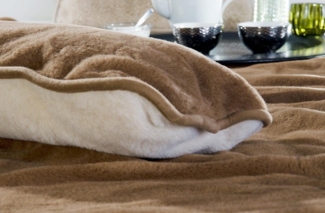 Wohnen und Accessoires GmbH & Co. KG Kopfkissen Wollkissen "Kamel" aus 90% Merinowolle und 10% Kamelhaar in 40x70cm, Füllung: 100% Baumwolle, gefūllt mit silikonisierten Polyesterkugeln.