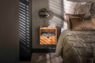 KAWOLA Nachttisch FATY 2-tlg. hängend Akazie massiv natur 1 Schublade 30 x 25 x 30 cm