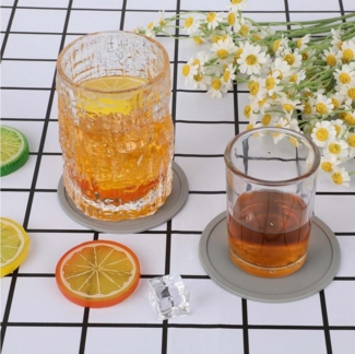 REDOM Getränkeuntersetzer Silikon Untersetzer Set 12-teilig mit Edelstahlständer, Durchmesser 10 cm aus Silikon Rutschfest Hitzebeständig, 12-tlg, Spülmaschinenfest für Getränke Glas Tassen Bar usw