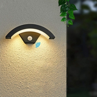 Goeco LED Außen-Wandleuchte 24W mit Bewegungsmelder, 550LM, IP65, U-förmig, LED, Warmweiß, 3000K Warmweiß für Veranda, Garten, Balkon und Weg