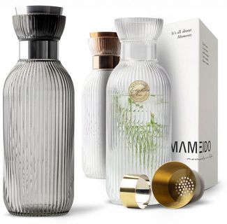 MAMEIDO Wasserkaraffe, aus mundgeblasenem Kristallglas mit edlem Ausgießer in 1 l und 1,5 l