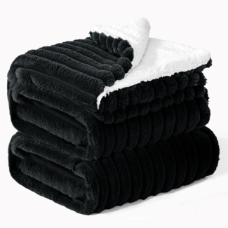 BEDELITE Kuscheldecke Flauschig Decke Groß - Dicke XXL Sherpa Decken Schwarz 220x240 für Bett, warme Cord Kuscheldecken weiche Fleecedecke Wohndecke als Tagesdecke für Schlafzimmer