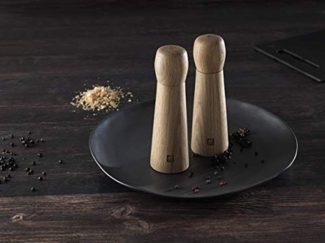 Zwilling Spices Salzmühle aus Holz, 19 cm