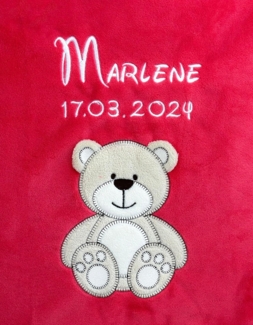 KIDDI-MEDIA Babydecke mit Name und Geburtsdatum Bestickt/kuschelig weich / 1A Qualität (Himbeere - Bär)