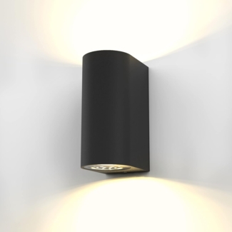 B.K.Licht - Wandlampe mit warmweißer Lichtfarbe, GU10 Fassung, je 5 Watt, 400 Lumen, Aussenlampe, Wandleuchte aussen, LED Strahler außen, Außenleuchte, Außenwandleuchten, 15,1 x 6,7 x 9,2 cm, Schwarz