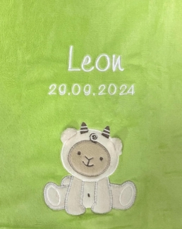 KIDDI-MEDIA Babydecke mit Name und Geburtsdatum Bestickt/kuschelig weich / 1A Qualität (Grün - Schaf)