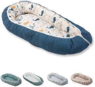 ULLENBOOM ® Bettnestchen Kuschelnest Baby 55x95 cm, kuscheliges Babynest, Made in EU, (1-tlg), Ideal für Neugeborene als Reisebett, Blau Wale