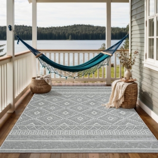 the carpet Calgary - robuster Teppich, Flachgewebe, modernes Design, ideal für Wohnzimmer, Esszimmer und Außenbereich, In- und Outdoor, Vintage-Optik, Boho-Style, Grau-Raute, 300x400 cm