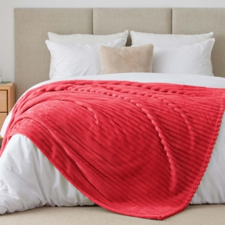 BEDELITE Kuscheldecke Flauschig Decke Extra Groß - weiche Flanell Decken Rot 230x270 für Bett, Deko Streifen Cord Fleecedecke als Tagesdecke für Schlafzimmer, King Blanket Wide Use