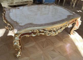 Casa Padrino Luxus Barock Couchtisch Weiß / Grau / Gold / Braun - Prunkvoller Massivholz Wohnzimmertisch im Barockstil - Prunkvolle Barock Möbel