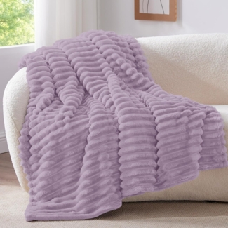 BEDELITE Kuscheldecke Flauschig Decke Klein - weiche Flanell Decken Lavendel 125x150 für Sofa, Deko Streifen Cord Fleecedecke als Sofaüberwurf für Wohnzimmer, Throw Blanket Wide Use