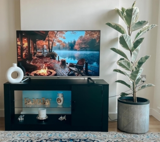 YITAHOME TV Schrank, TV Lowboard LED Schwarz - Fernsehschrank Fernsehtisch mit RGB-LED-Leuchten Lowboard Glasregal Fächern für 43 Zoll & kleinere TVs,für Wohnzimmer Schlafzimmer, B106 x H50 x T35 cm