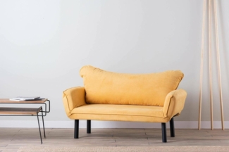 Dmora Schlafsofa 2-Sitzer Aquilonis 140x65 cm Gelb, Stauraum