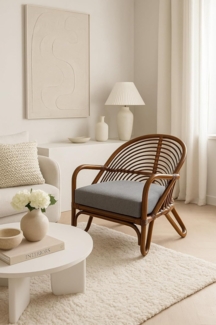 Relax-Sessel aus Rattan handgeflochten, braun gebeizt, inkl. Kissen