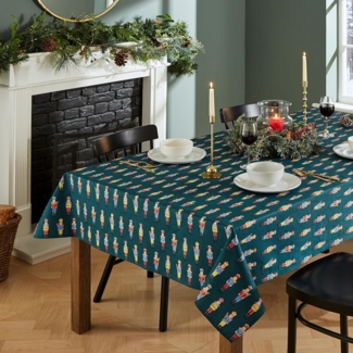 Catherine Lansfield Dining Christmas Nussknacker-Tischdecke, Baumwolle, 137x229 cm, Grün