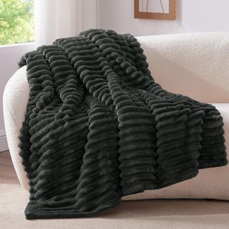 BEDELITE Kuscheldecke Flauschig Decke 150x200 - weiche XL Flanell Decken Anthrazit für Couch, Deko Streifen Cord Fleecedecke als Couch Überwurf für Wohnzimmer, Twin Blanket Wide Use