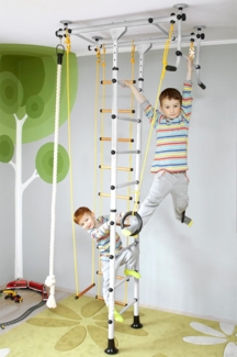 NiroSport Sprossenwand für Kinderzimmer M1 aufbau ohne bohrungen Made in Germany Metallsprossen Weiss Raumhöhe 240 - 290 cm