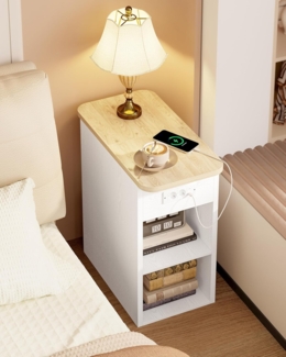 IRONCK Nachttisch schmal, Beistelltisch mit Steckdose 2 AC, 1 USB+1 Type C-Anschlüsse, Holz Sofatisch, Couchtisch mit Flip geheimfach, 2 offene Fächer, Nachtschrank für Wohnzimmer, Schlafzimmer,Weiß