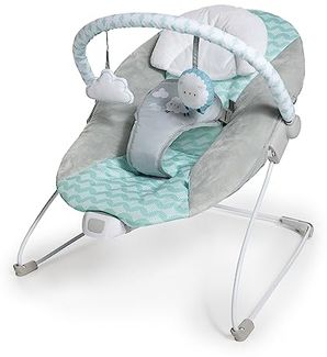 Ity Ingenuity, Bouncity Bounce, Goji, vibrierende Babywippe Deluxe mit abnehmbarer Kopfstütze, 2 Spielzeugen, maschinenwaschbarem Sitz- und Kopfpolster