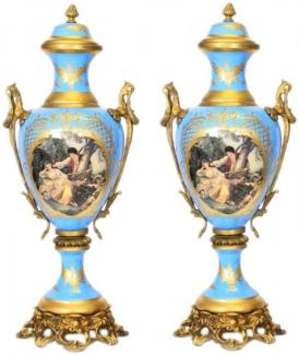 Casa Padrino Barock Porzellan Pokal Set Hellblau / Gold B26 H63 cm (2 Stück) - Grand Decor - Hotel Dekoration