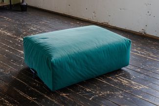 KAWOLA Sitzelement MIA Hocker Velvet grün 47 x 84 x 117 cm