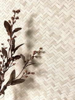Newroom Vliestapete, Beige Tapete Uni Rattan-Optik - Strukturtapete Flechtmuster Weiß Landhaus Modern Fischgrätenmuster Korbgefelcht für Wohnzimmer Schlafzimmer Küche