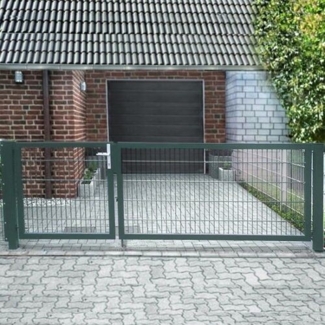 Elektrisches Einfahrtstor Basic (2-flügelig) asymmetrisch Moosgrün RAL 6005 Breite 350cm x Höhe 100cm 6 / 5 / 6 mm