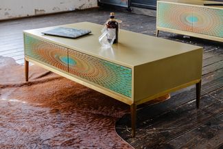 KAWOLA Couchtisch LAGO 2 Schubladen Glas grün Fuß Edelstahl goldfarben 42 x 60 x 120 cm