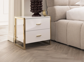 Vente-unique - Nachttisch mit 2 Schubladen - MDF - Weiß lackiert & Goldfarben - OMBRELIA von Pascal Morabito