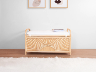 Vente-unique - Truhenbank aus geflochtenem Rattan mit Kissen - 91 x 43 x 51 cm - Natur - SOLEYA