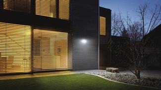 Steinel 'Xsolar L-S ONE' LED-Außenwandleuchte mit 140° Bewegungsmelder, Kunststoff weiß, 2500 mAh