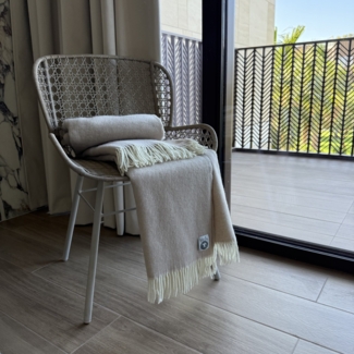 WoolOnly Plaid mit Fransen aus feiner Merinowolle (130x180 cm, Chai Latte)