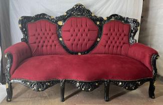 Casa Padrino Barock 3er Samt Sofa Bordeauxrot / Schwarz / Gold - Barock Möbel