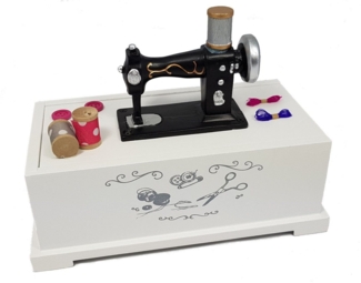 Spetebo Nähkästchen Holz Nähkästchen weiß - 22 cm (Stück, 1 St, Nähkästchen), Deko Nähkiste mit Zier Nähmaschine