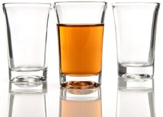 12 Stück Schnapsgläser 4cl aus Glas spülmaschinengeeignet - robuste Shotgläser in Gastro Qualität