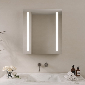 AQUABATOS Badezimmerspiegelschrank mit LED Spiegelschrank Bad mit Beleuchtung 60cm breit 2 türen (mit Steckdose Wandschrank Bad IR Sensor Doppelseitige Glasspiegel Soft-Close-Funktion Kaltweiß, Badezimmer Spiegelschrank Alurahmen Antibeschlag dimmbar) ...