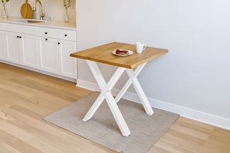 Esstisch Baumkante massiv Eiche geölt 90 x 90 cm X-Gestell weiß SALVADOR 171623028