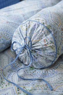 PiP Studio Dekokissen Moon Flower Kissen hellblau 22x70 cm (1 Stück)