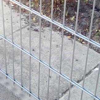 Doppelstabmattenzaun-Set / Mit Abdeckleisten / Verzinkt / 163cm hoch / 110m lang Stärke 8/6/8