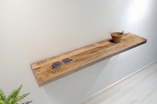 SAM® Wandregal Amara, massives Mangoholz, Baumkante, verschiedene Größen