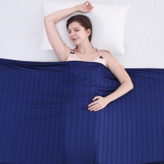 Elegear Sommerbettdecke Kühldecke Selbstkühlend doppelseitig, Sommerdecke 150×200/200×220, Füllung: Japanische Arc-Chill-Kühl-Polyester, Bezug: Oberfläche: 100 % Arc-Chill-Kühl-Polyester mit Jade-Nanopartikeln, Rückseite: 100 % Nylon-Fabric, Q-Max>0,5,...