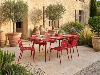 Vente-unique - MIRMANDE Gartenessgruppe Metall Rot - B 80 cm59 cm x H 74,5 cm79 cm x L 47,5 cm160 cm56 cm