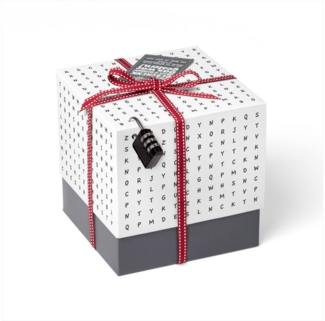 SURPRISA Geschenkbox mit Rätsel und Schloss, Buchstaben-Rätsel weiß, 16cm
