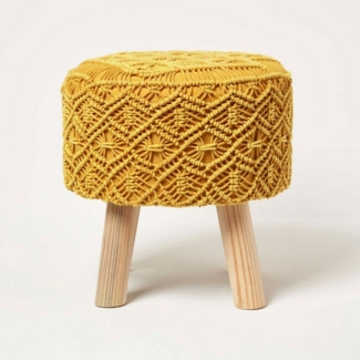 Homescapes Fußhocker Willow – Makramee-Hocker rund mit Holzbeinen – goldgelb, 43 cm hoch