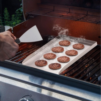 Hochwertige Plancha Grillplatte aus Edelstahl mit Grillspachtel