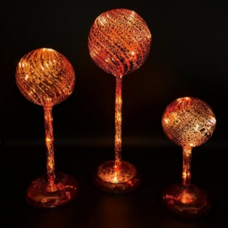 Online-Fuchs LED Dekolicht - 3 Glaskugeln mit Standfuß, LED-Lichterkette und 6-Stunden Timer, 8 bis 12 LED´s, Warmweiß, wahlweise Standlicht oder seichter Funkeleffekt