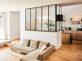 Vente-unique - Glaswand Ecklösung - 150 x 60 x 130 cm - thermolackiertes Aluminium - Schwarz - BAYVIEW